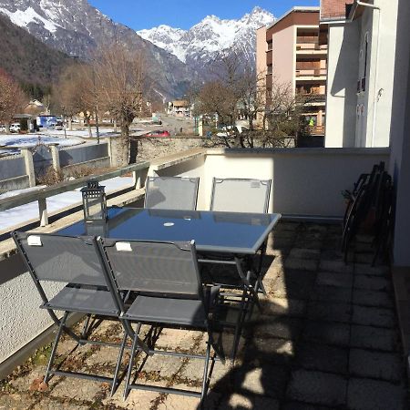 Superbe Appartement A Bourg D'Oisans Avec Terrasse Sud เลอบูร์-เดอัวซ็อง ภายนอก รูปภาพ