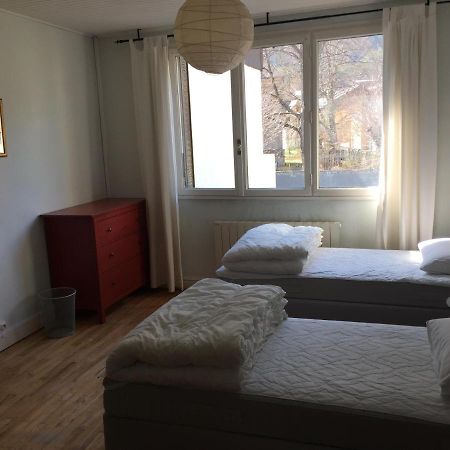 Superbe Appartement A Bourg D'Oisans Avec Terrasse Sud เลอบูร์-เดอัวซ็อง ภายนอก รูปภาพ