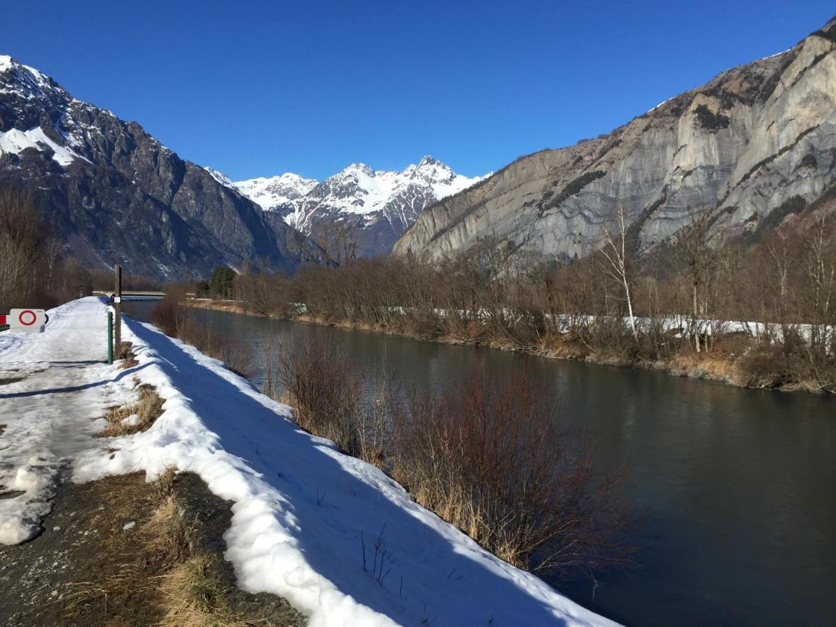 Superbe Appartement A Bourg D'Oisans Avec Terrasse Sud เลอบูร์-เดอัวซ็อง ภายนอก รูปภาพ
