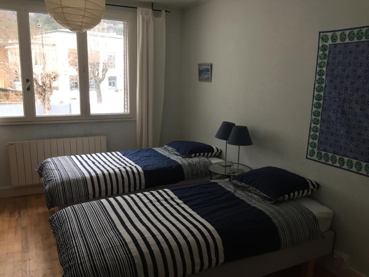 Superbe Appartement A Bourg D'Oisans Avec Terrasse Sud เลอบูร์-เดอัวซ็อง ภายนอก รูปภาพ