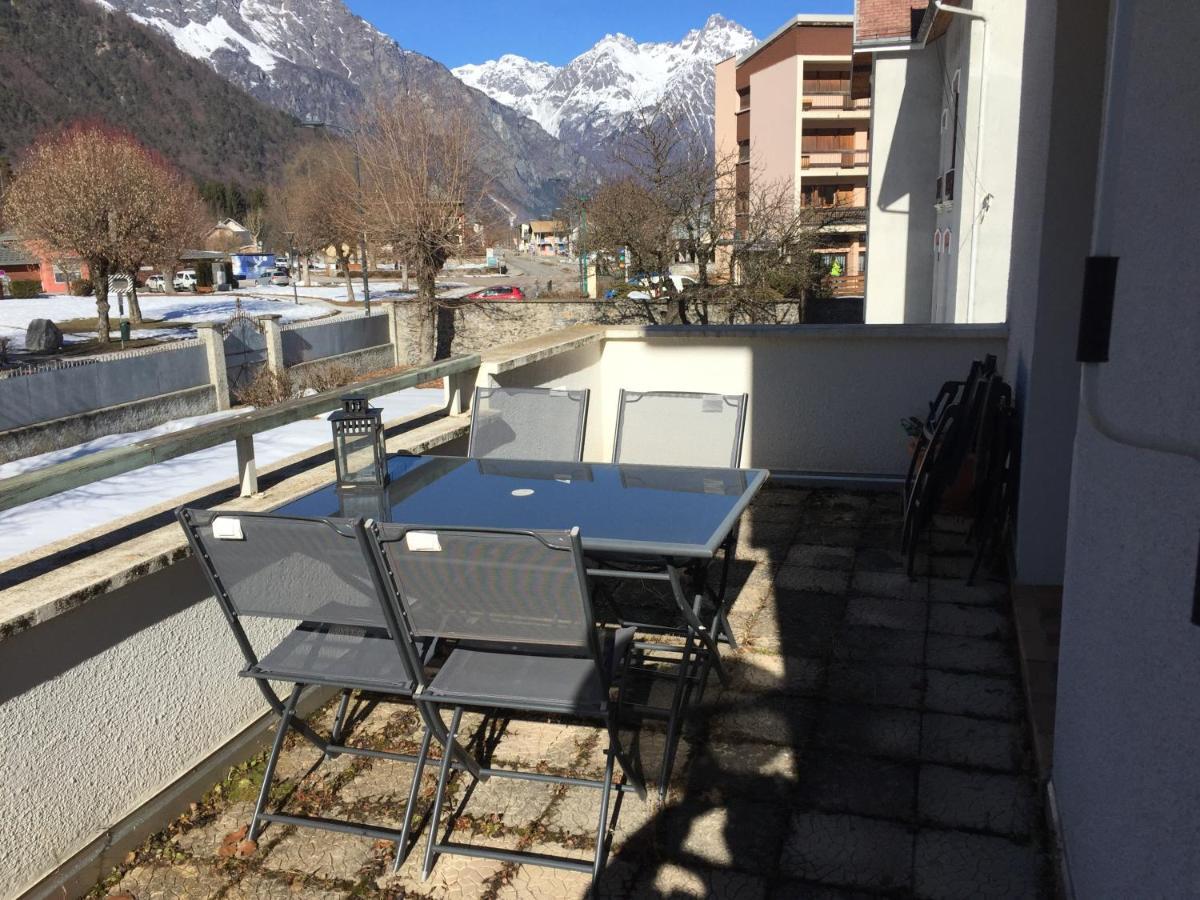 Superbe Appartement A Bourg D'Oisans Avec Terrasse Sud เลอบูร์-เดอัวซ็อง ภายนอก รูปภาพ