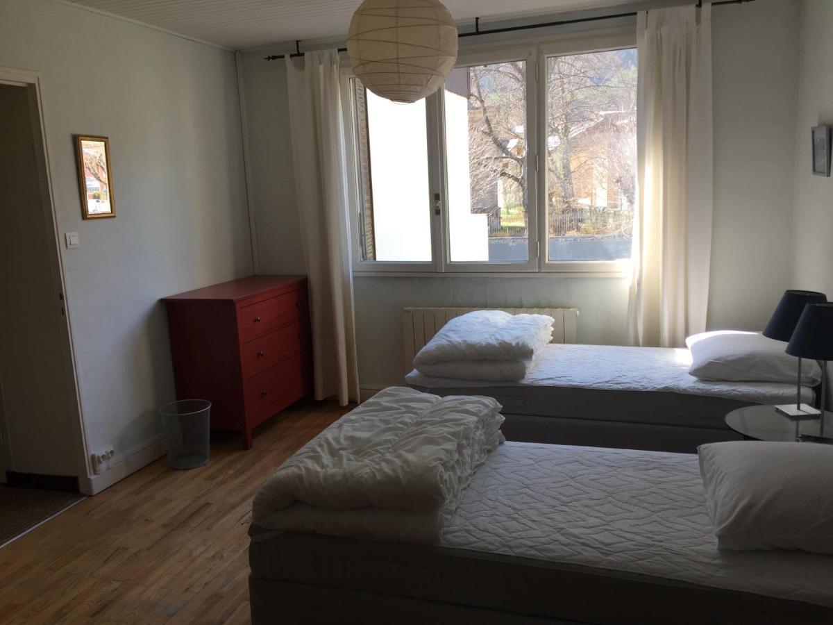 Superbe Appartement A Bourg D'Oisans Avec Terrasse Sud เลอบูร์-เดอัวซ็อง ภายนอก รูปภาพ