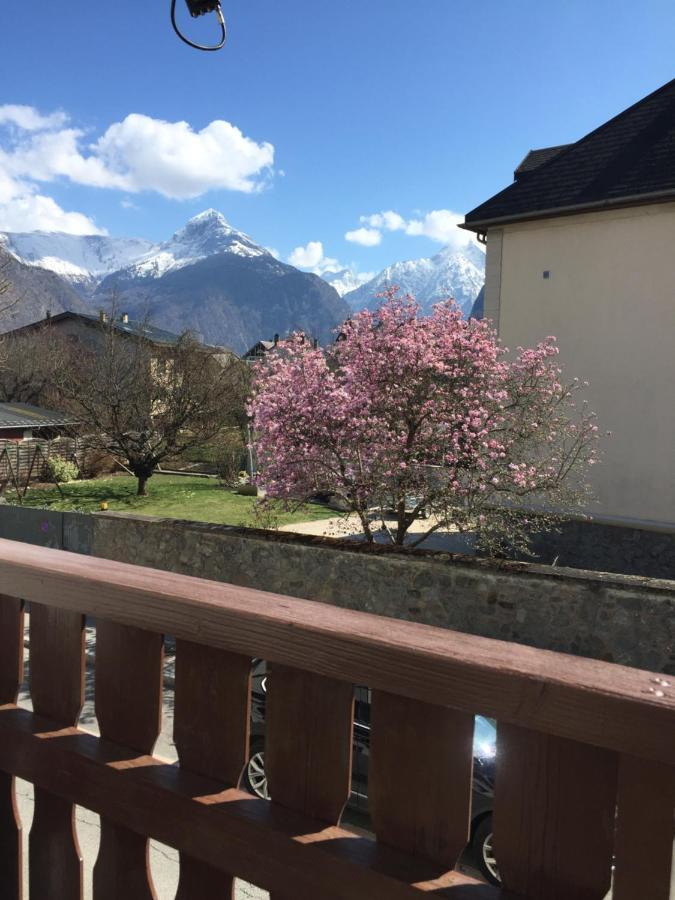 Superbe Appartement A Bourg D'Oisans Avec Terrasse Sud เลอบูร์-เดอัวซ็อง ภายนอก รูปภาพ