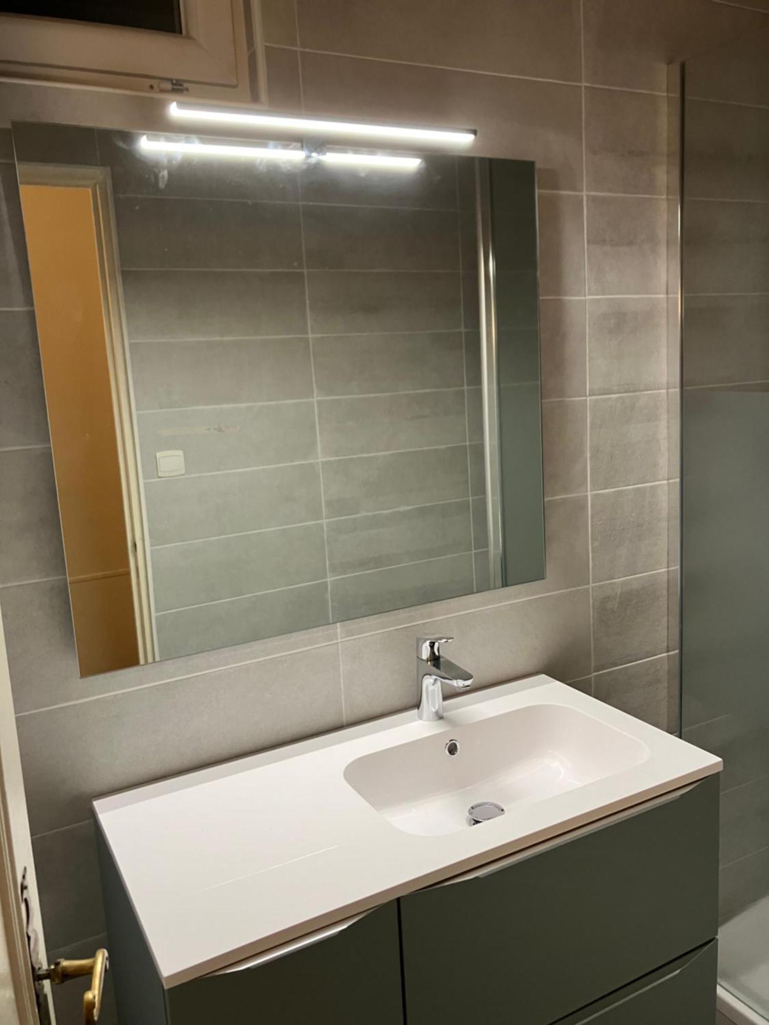 Superbe Appartement A Bourg D'Oisans Avec Terrasse Sud เลอบูร์-เดอัวซ็อง ภายนอก รูปภาพ